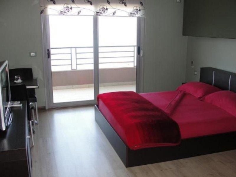 Ambasador Hotell Vlorë Exteriör bild