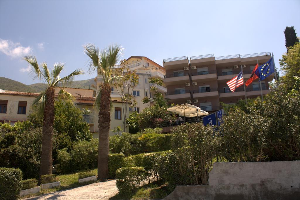 Ambasador Hotell Vlorë Exteriör bild