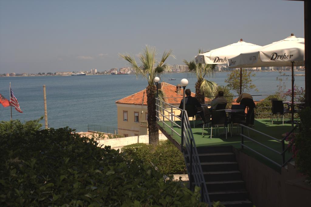 Ambasador Hotell Vlorë Exteriör bild