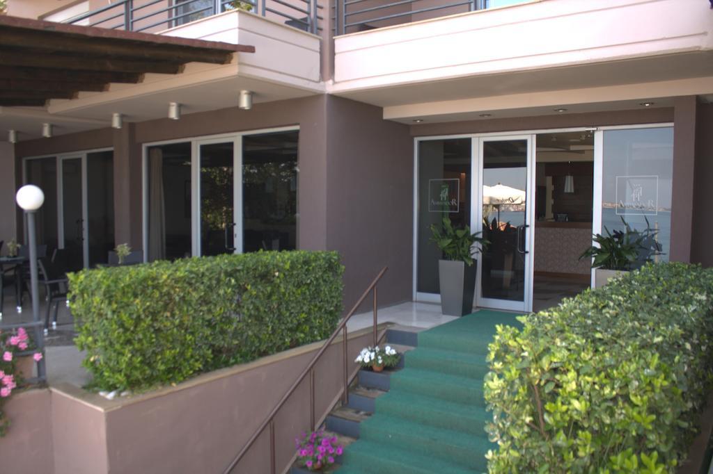 Ambasador Hotell Vlorë Exteriör bild