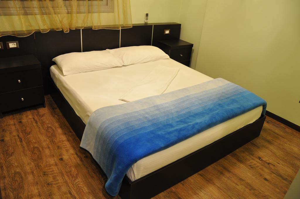 Ambasador Hotell Vlorë Exteriör bild