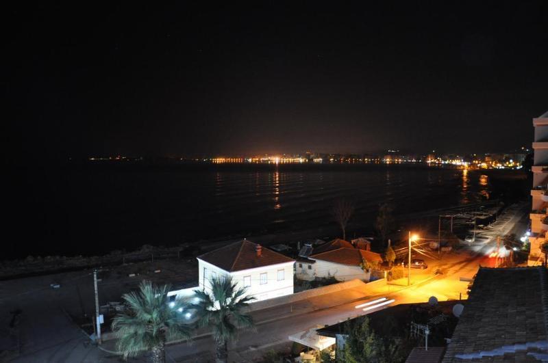 Ambasador Hotell Vlorë Exteriör bild