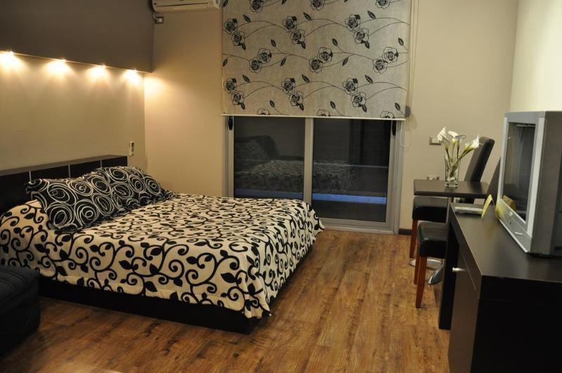 Ambasador Hotell Vlorë Exteriör bild