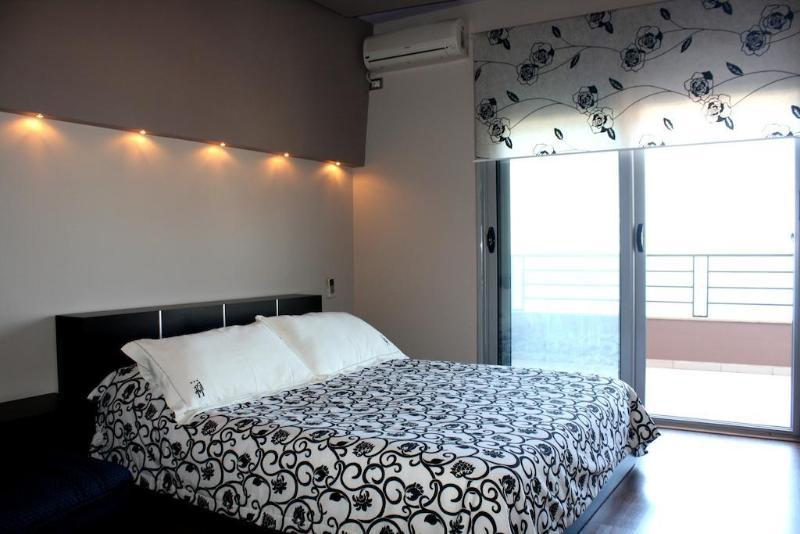 Ambasador Hotell Vlorë Exteriör bild
