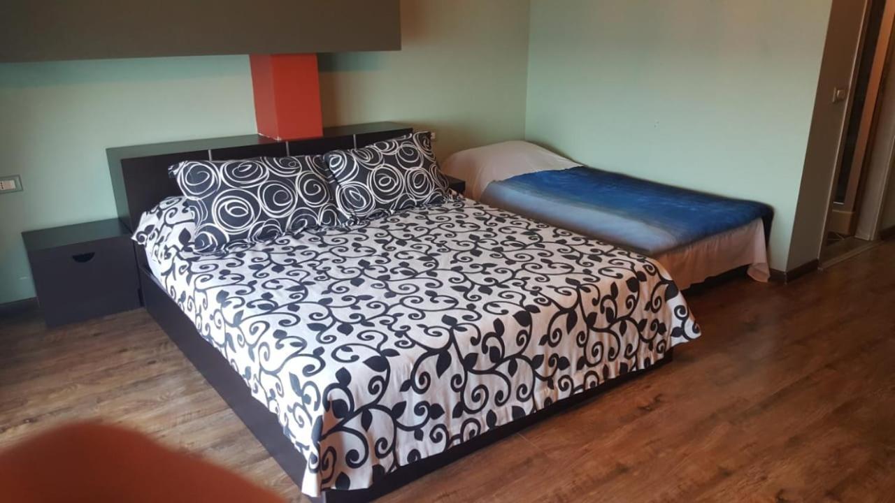 Ambasador Hotell Vlorë Rum bild